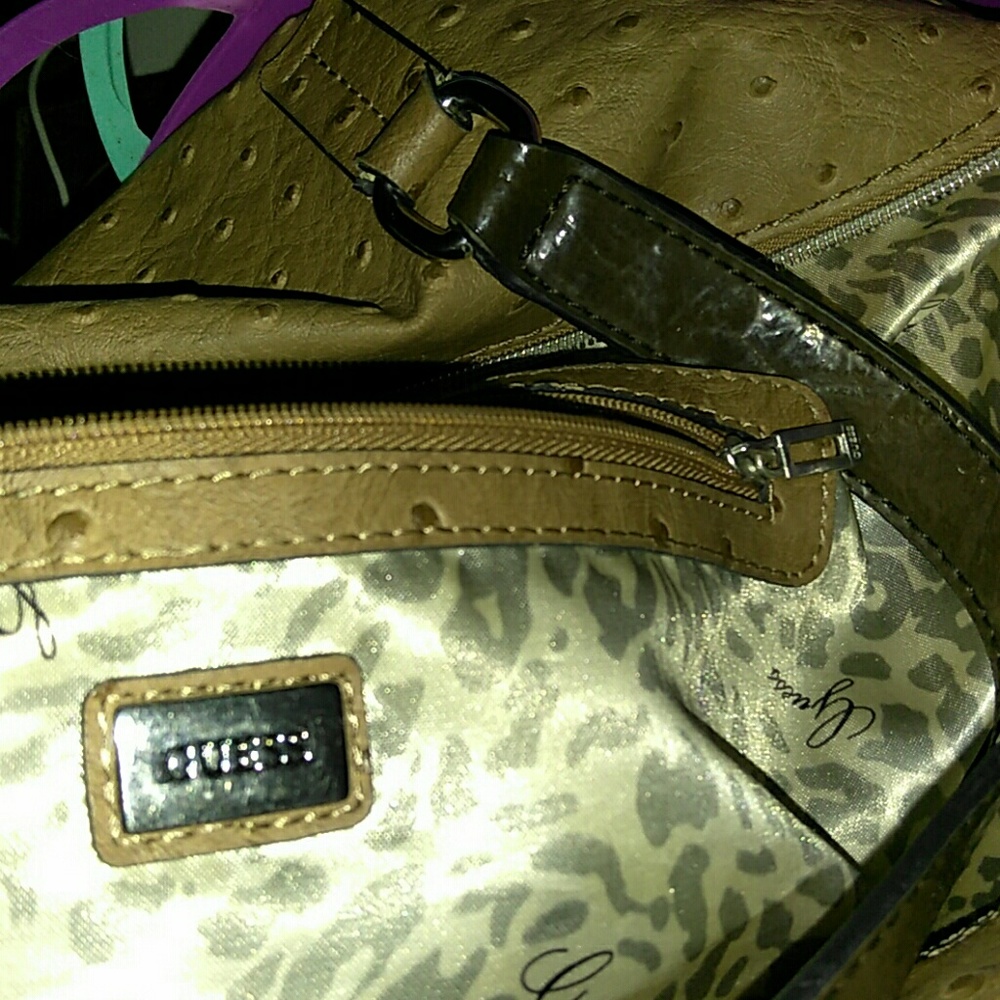 Guess Handbag - Picture 4 of 7